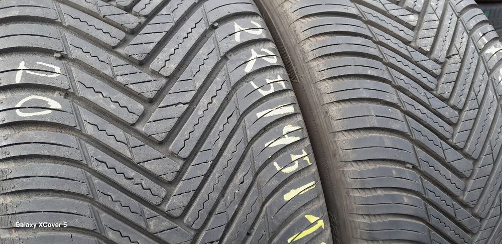 Opony Wielosezonowe 225÷45÷18÷.HANKOOK.250 zł szt.Adres-ZALESIANY 33 A