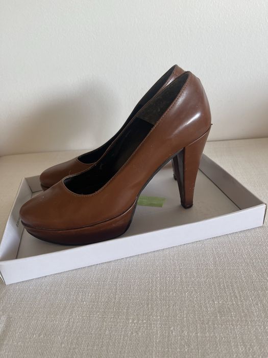 Sapatos em pele marca Hera