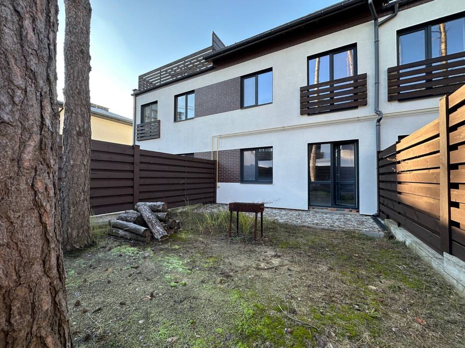 Крутий таунхаус в котеджному містечку. Чистове оздоблення.