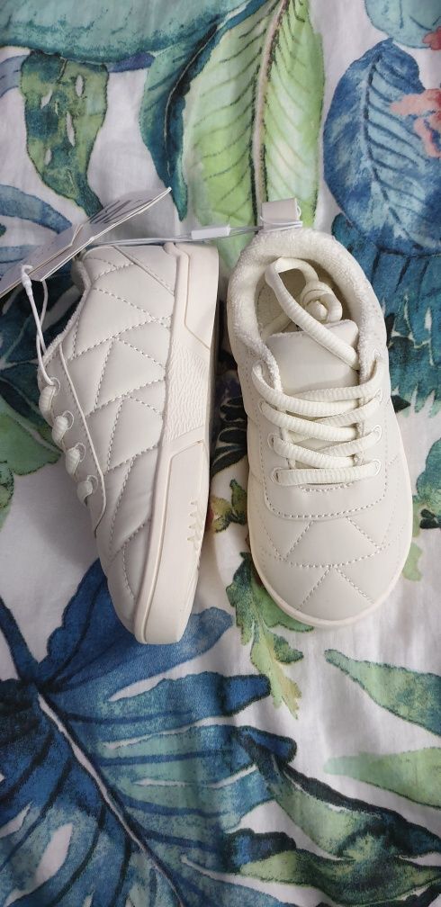 Nowe Zara 24 pikowane buty trampki wiosenne jesienne tenisówki