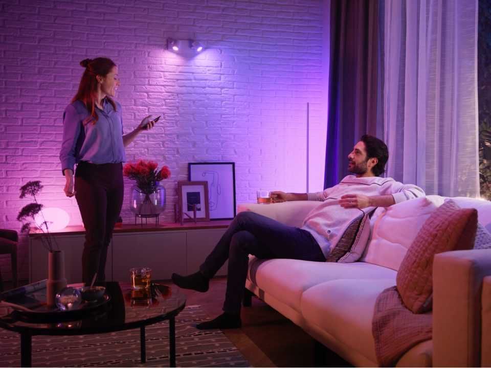 Розумні кольорові світлодіодні лампочки Philips Hue Color GU10 HomeKit