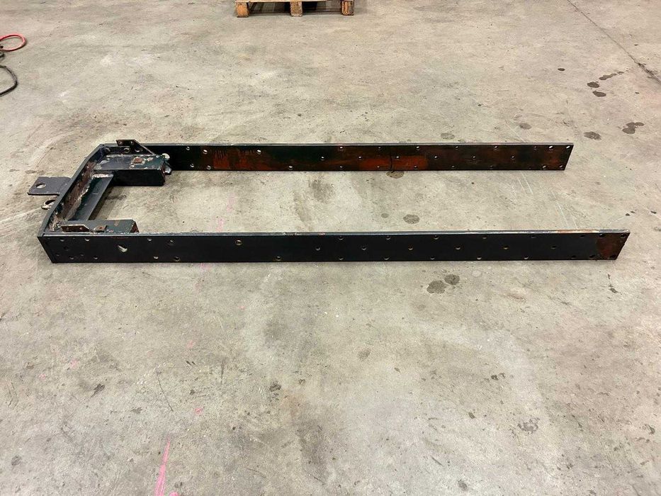 Listwa boczna, belka boczna | URSUS/ZETOR 6 cyl. | 1224, 16145 itp.