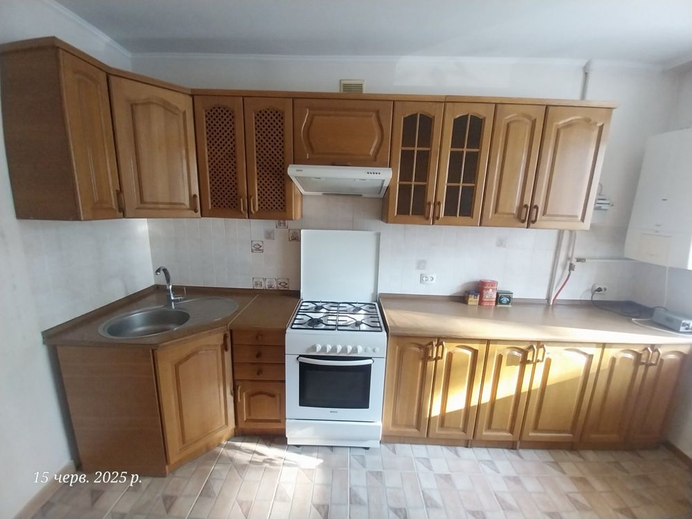 Продам Дубову кухню
