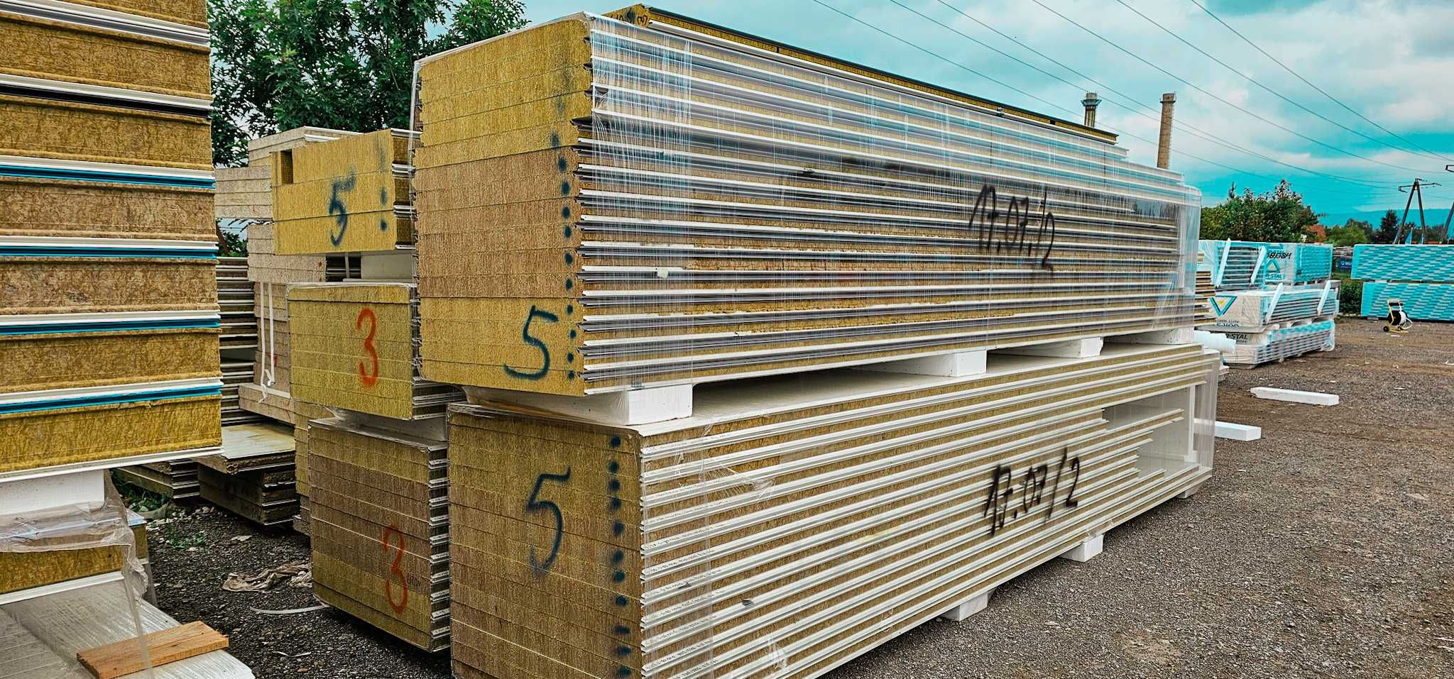 Płyta Warstwowa z rdzeniem z wełny mineralnej