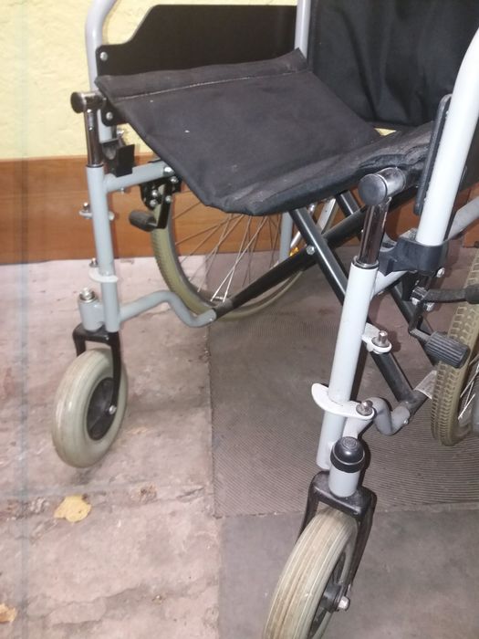 Продам інвалідну коляску