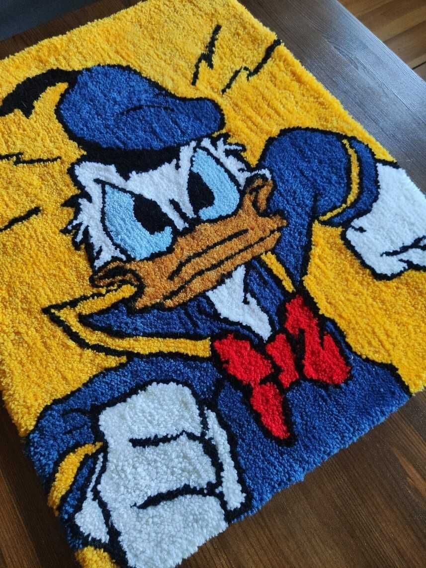 Dywanik Donald handmade do pokoju dziecięcego Tufting