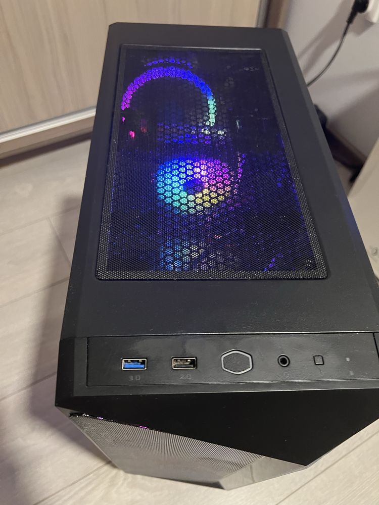 Komputer gamingowy rgb do gier