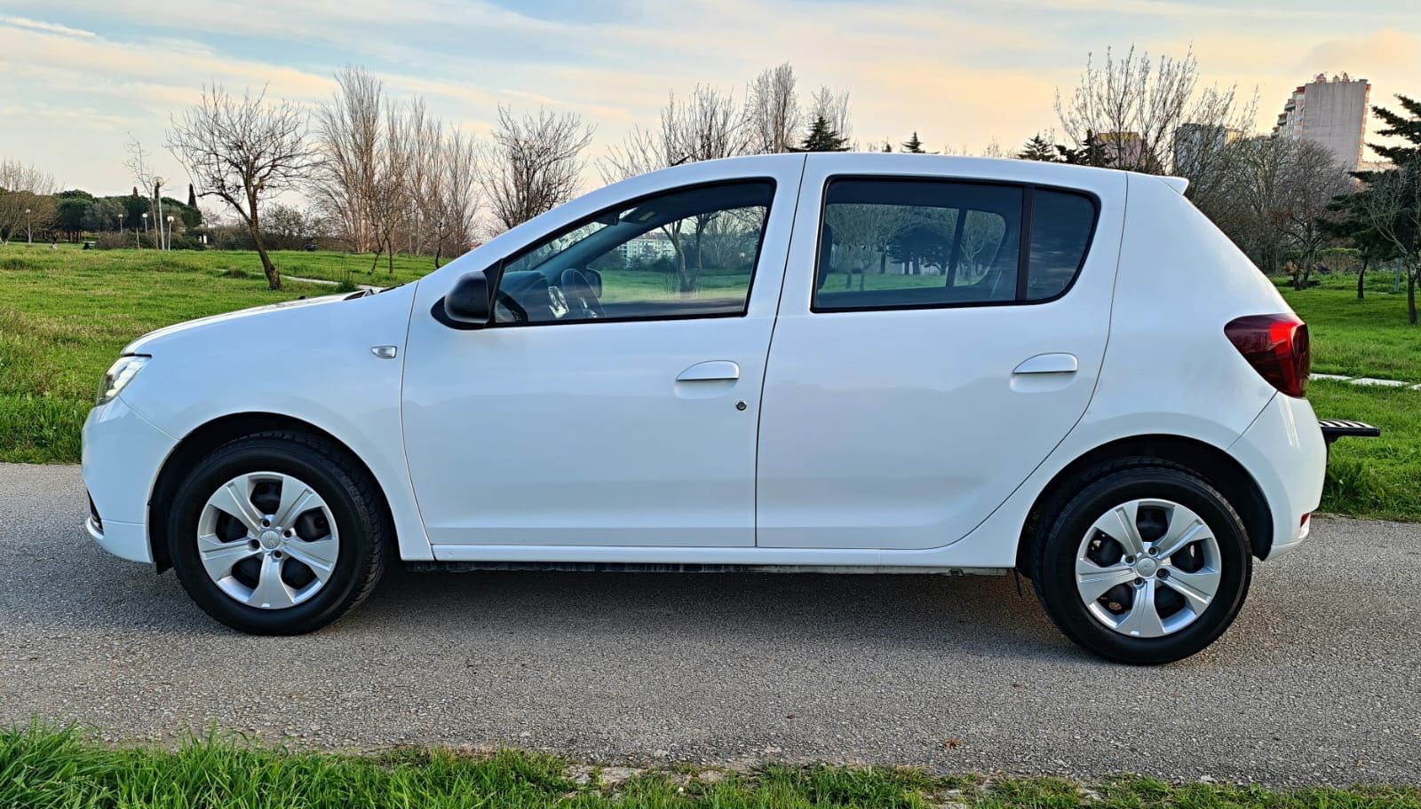 Dacia Sandero 1.5dci 90cv ano 2018 impecável