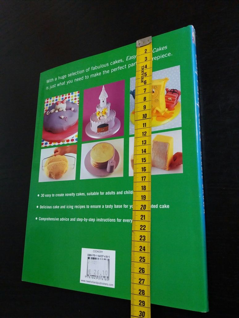 Livro: Easy Party Cakes de Debbie Brown's