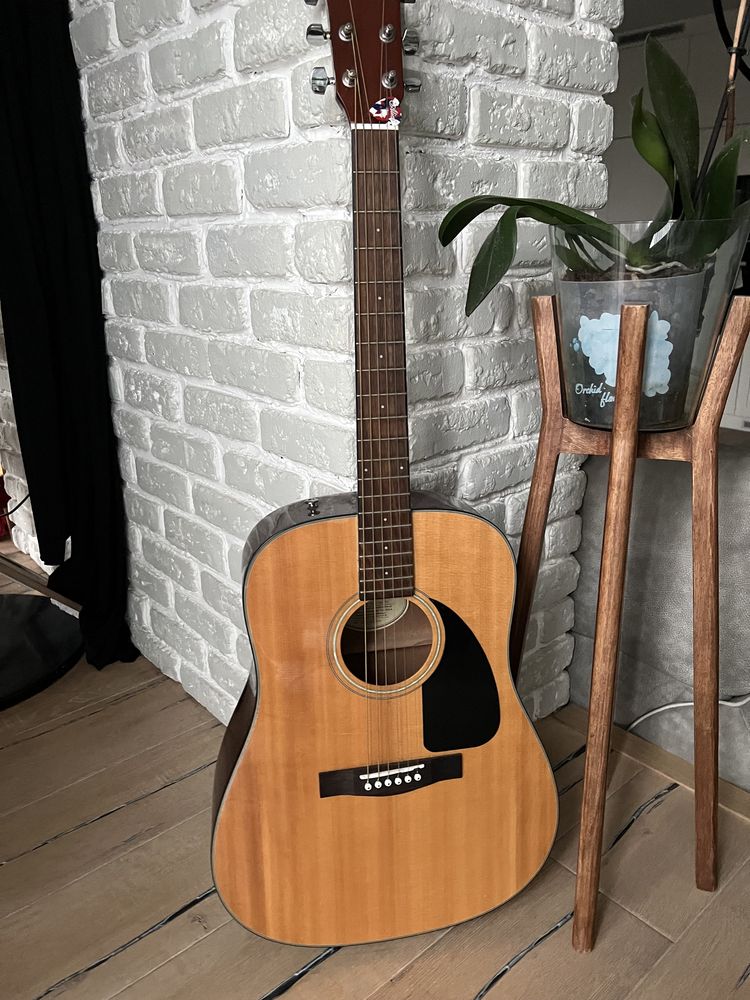 Продам гитару FENDER CD-60