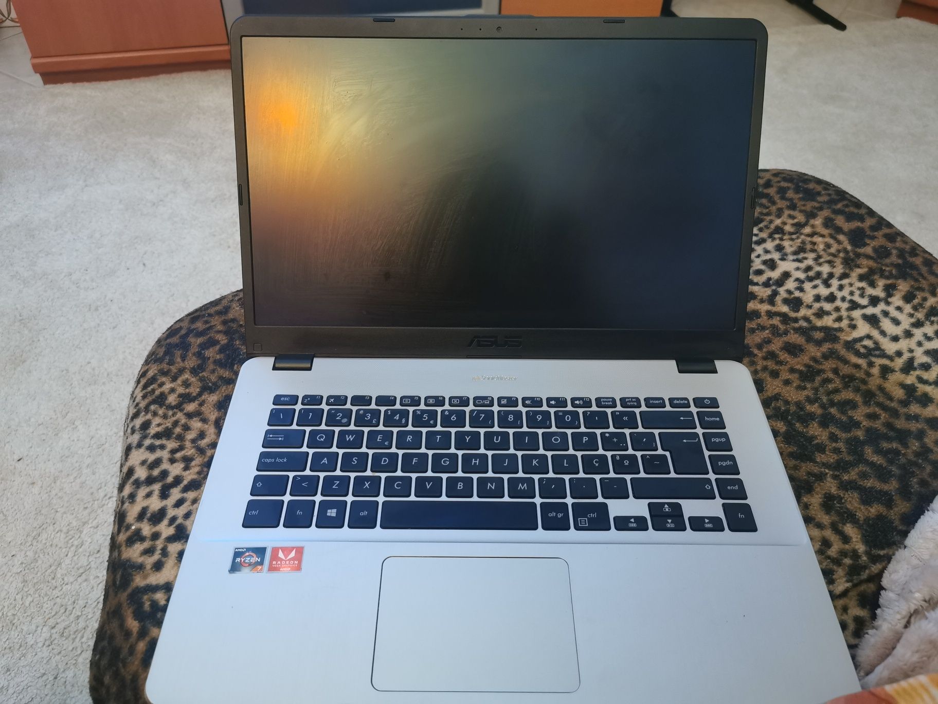 ASUS 15,6" AMD RYZEN 3 DOURADO X505Z