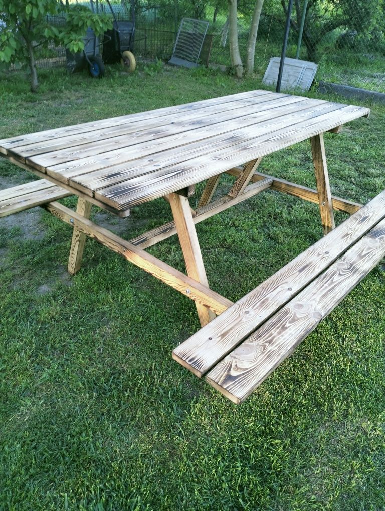 Stół z ławkami 180