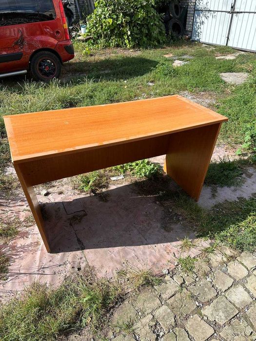 Продам столи письмові