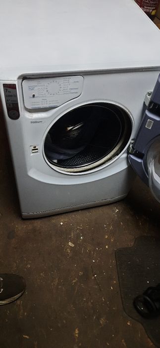 Пральна машина Hotpoint Ariston AQUATIS