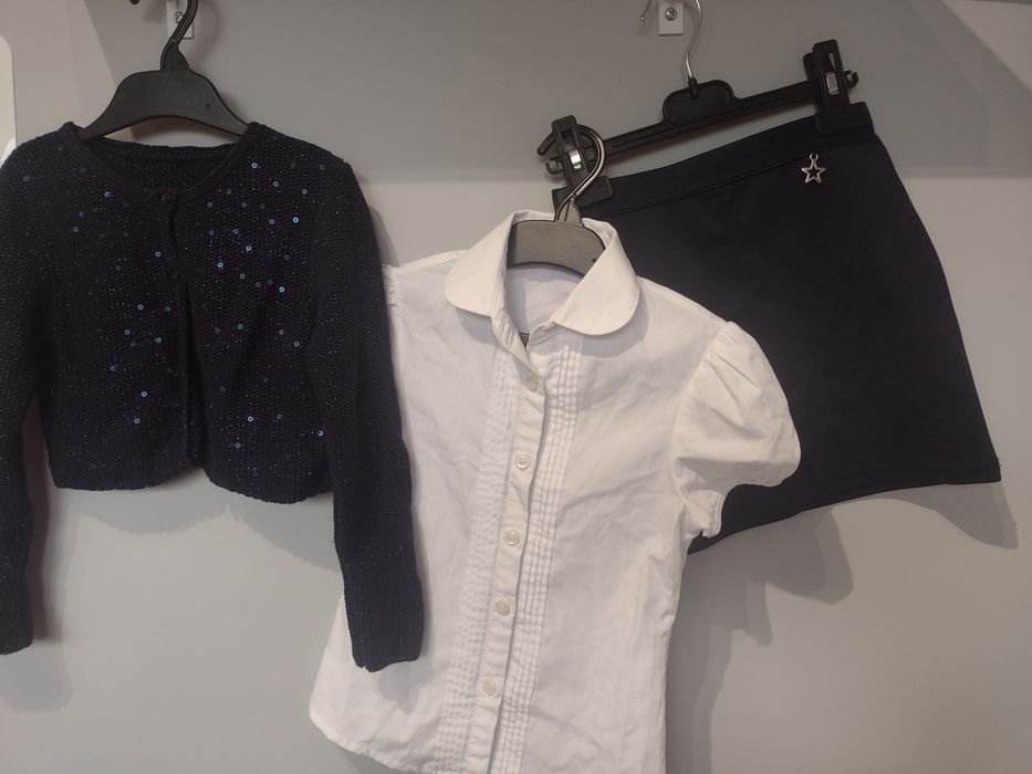 Zestaw do szkoły ( spódnica,koszula,sweterek)