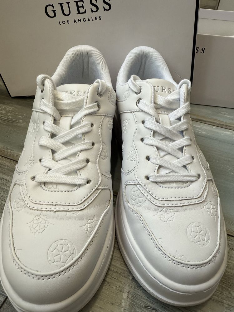Масивні кеди/кросівки оригінал Guess 39/40 розмір