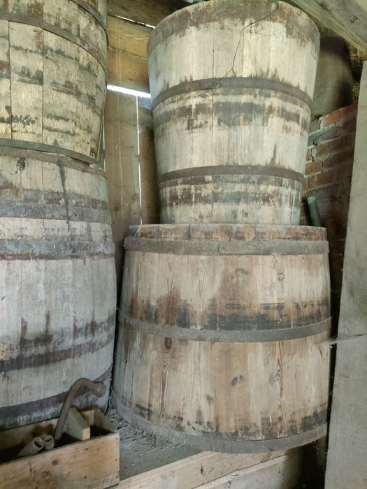Bardzo duże beczki drewniane 4 sztuki