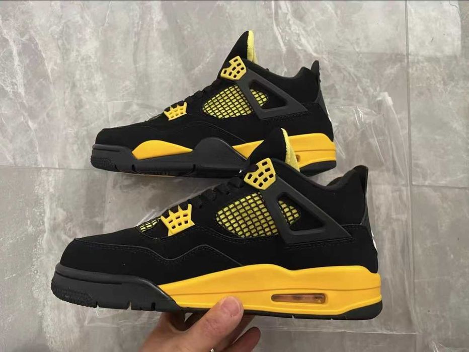 Jordan 4 Retro Thunder 41
