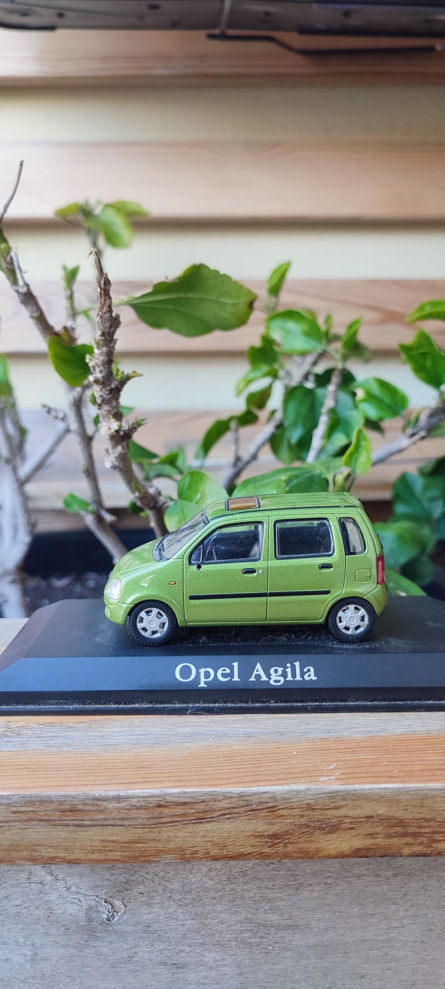 Miniatura Opel Agila