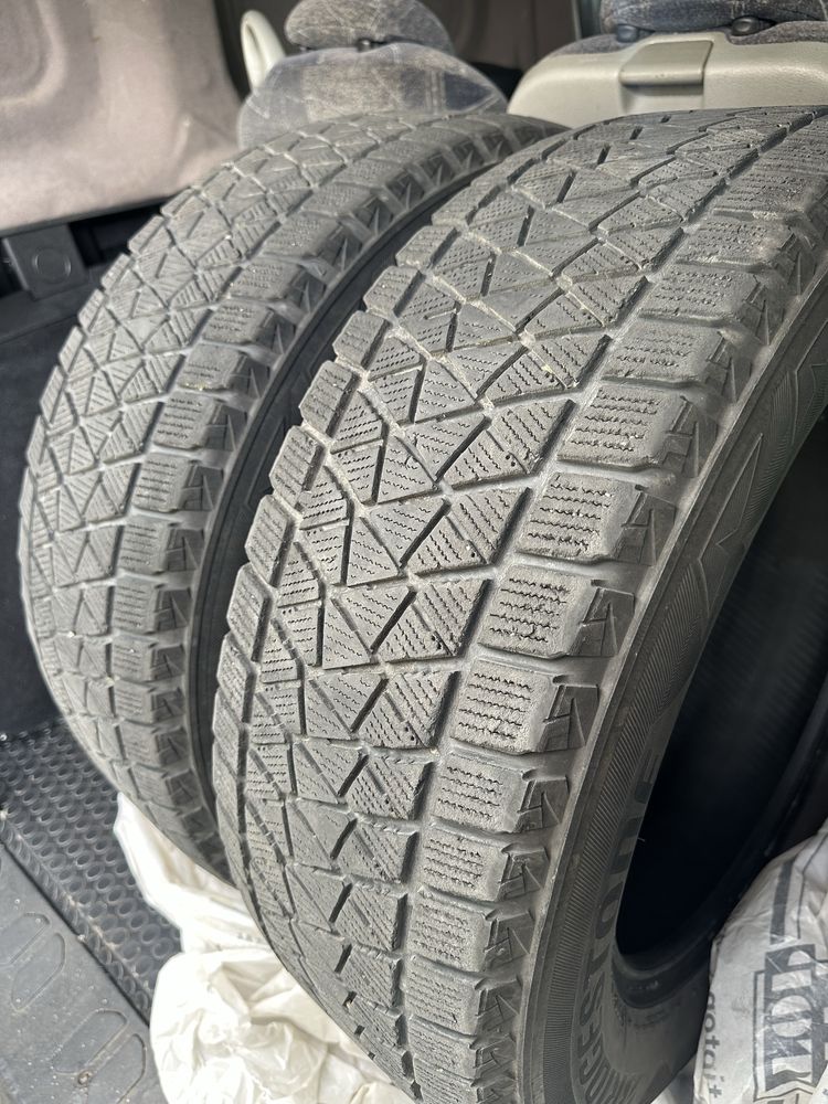 Bridgestone Blizzak DM-V-2 225/65 R17