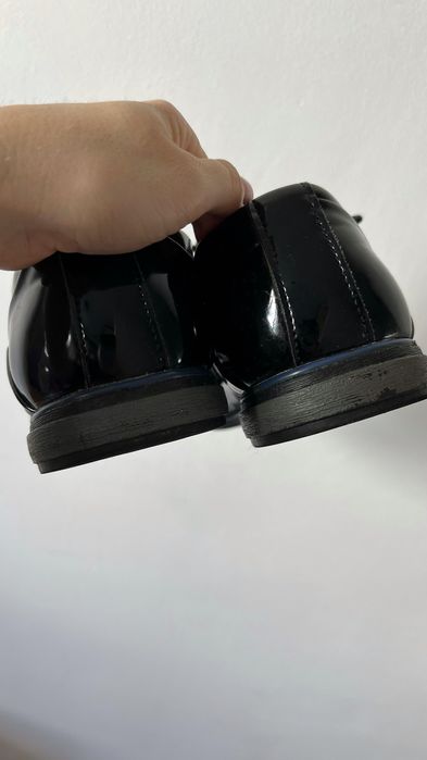 Buty męskie, czarny, lakierowany.