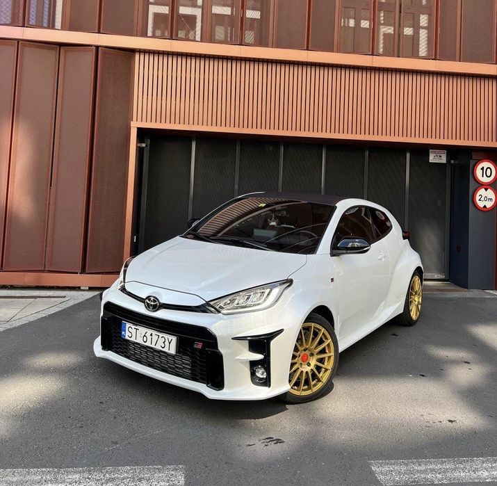 Wynajem aut klasy premium. Toyota GR Yaris 340 KM
