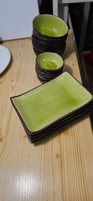 Sushi Set Green  -   4 pratos + 4 taças e 4 molheiras