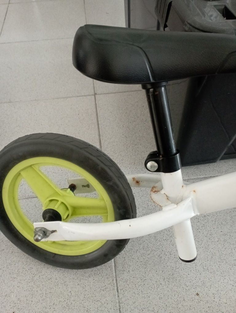 Bicicleta criança sem pedais