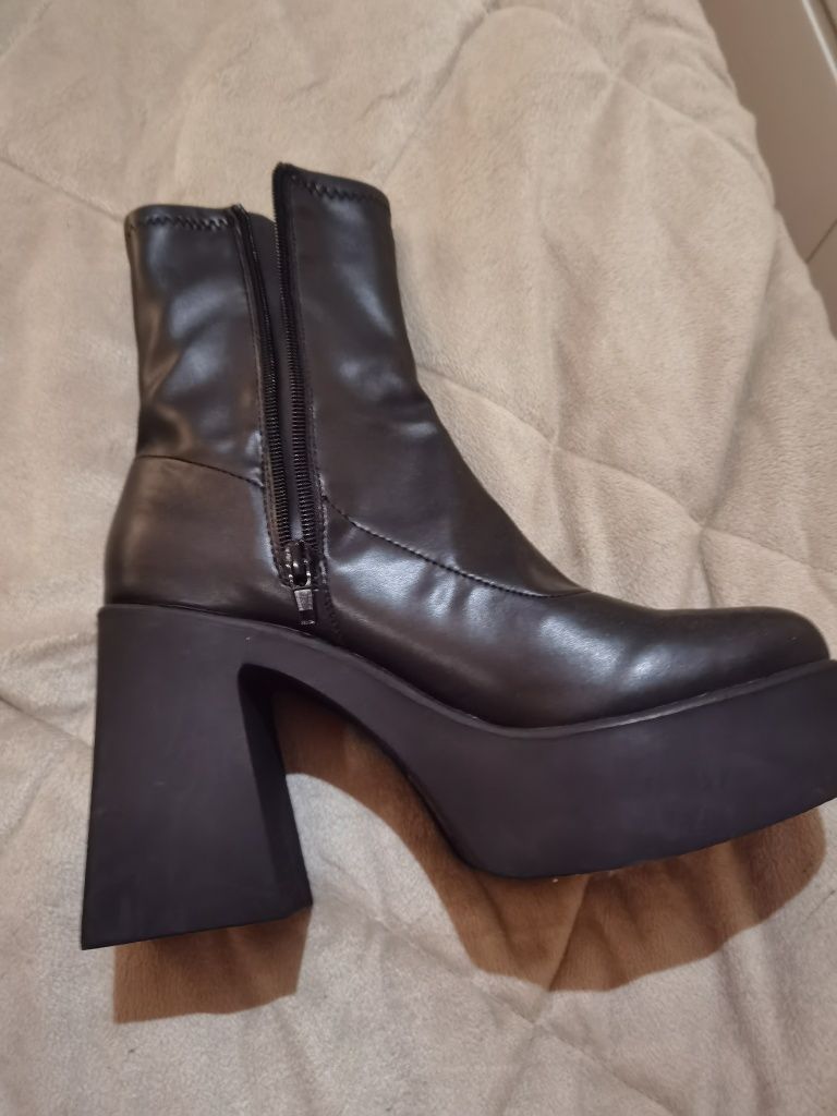 Botas Aldo novas