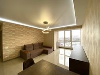 Продам 3 к.кв 78 м. новострой с ремонтом в Центре города с автономкой