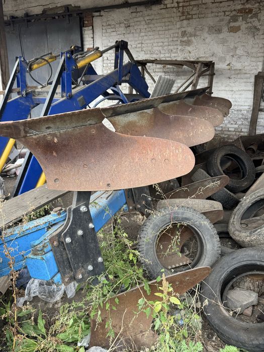 Продам плуг 5ти корпусний оборотний