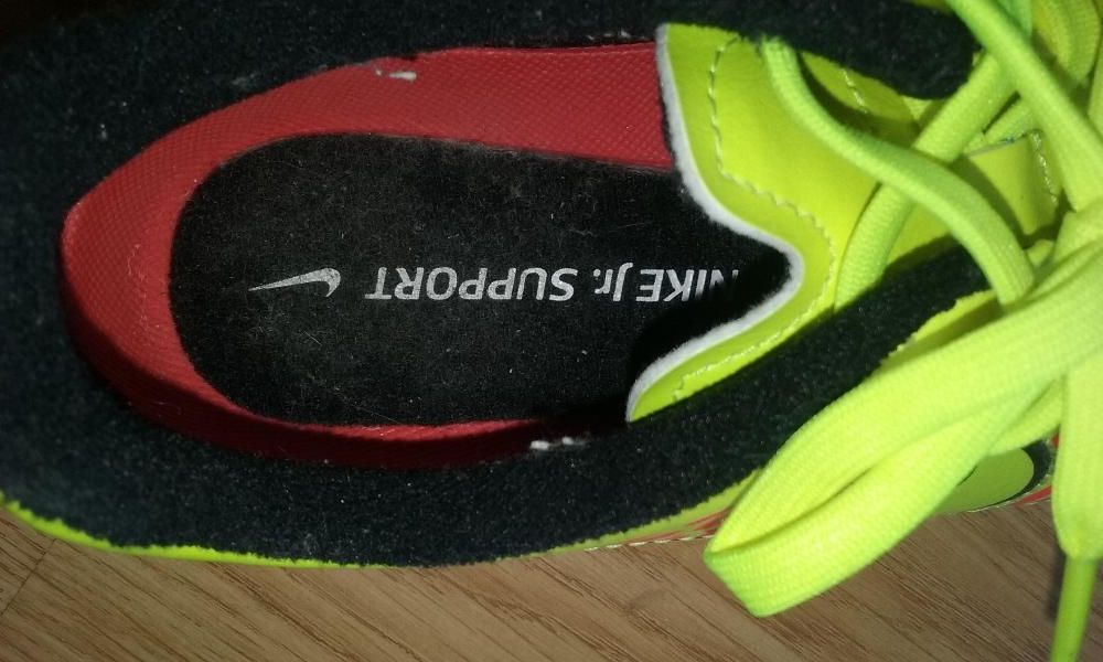 Chuteiras Nike novas