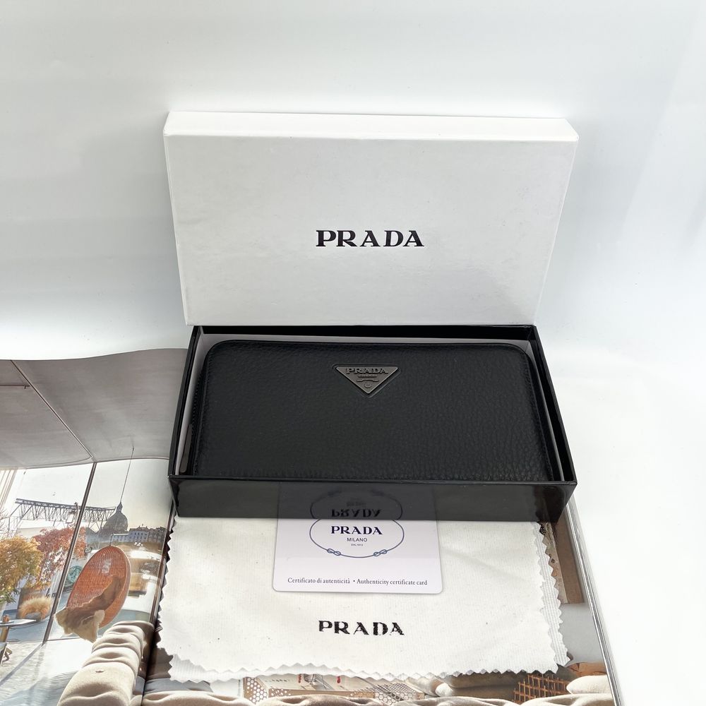 Модний шкіряний гаманець Prada мужской клатч