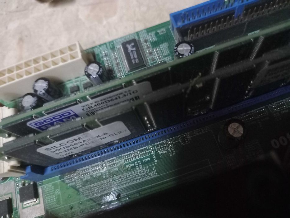 Płyta główna ASRock K7S8X + AMD Sempron 2200+ i RAM