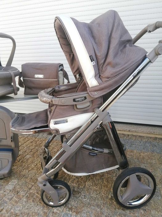 Conjunto carrinho com cadeira +ovo e isofix + saco Bebécar