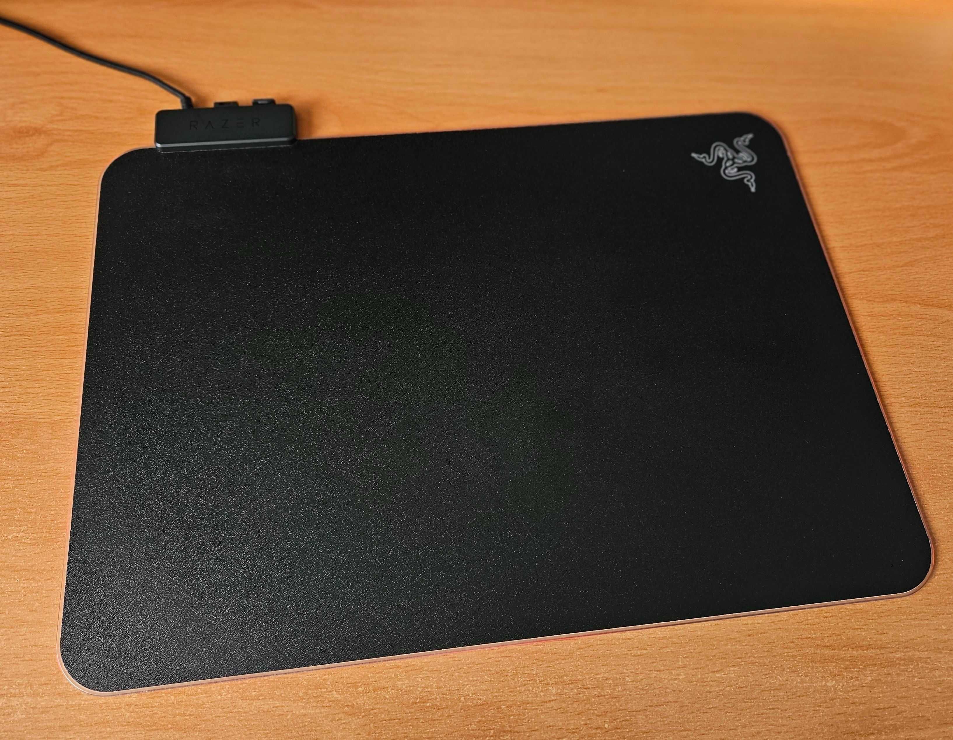 podkładka pod mysz Razer Firefly V2 Hard, RGB Chroma