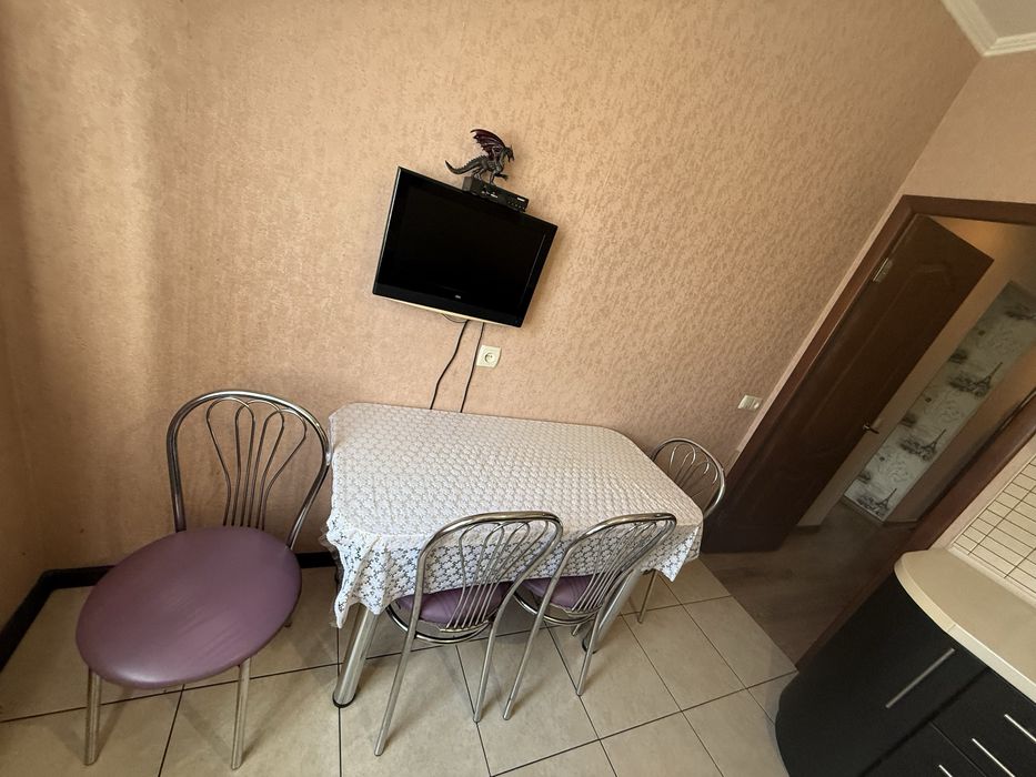 Пропоную в оренду 3 кім по Героїв України