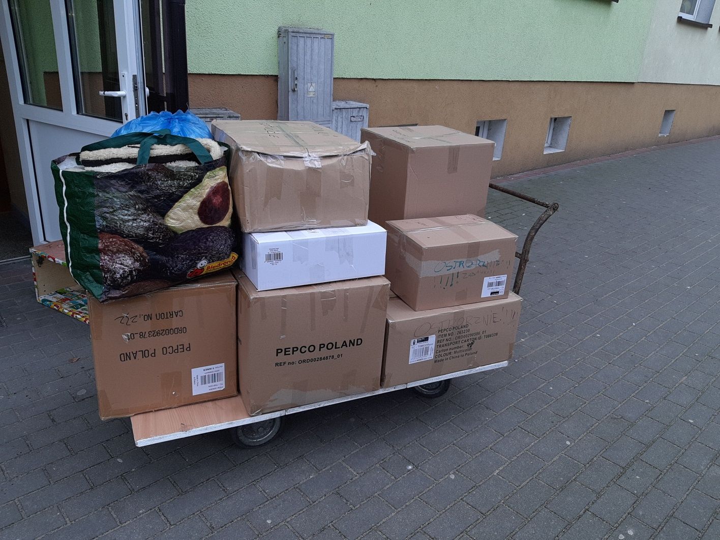 Transport, przeprowadzki,kartony do pakowania, utylizacje na ZGK