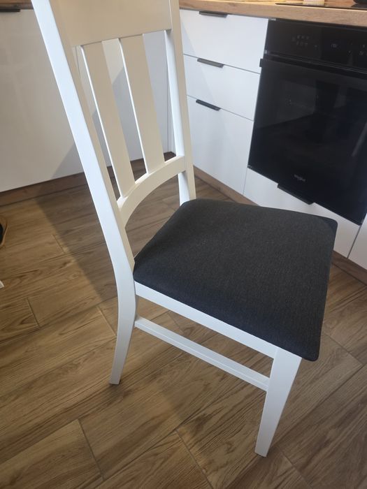 Krzesła  na sprzedaż