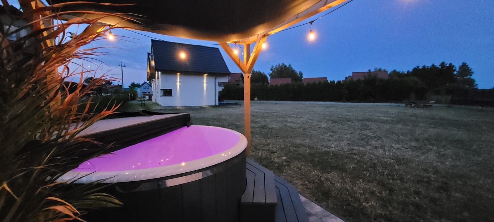 BOHEMA DOMKI letniskowe z balią/jacuzzi Chłapowo/Władysławowo