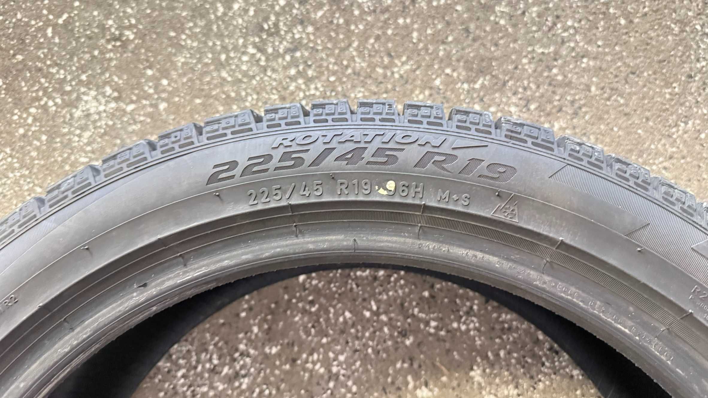 Opony zimowe PIRELLI ICE ZERO 225/45/19 8,5 mm 21 rok super stan