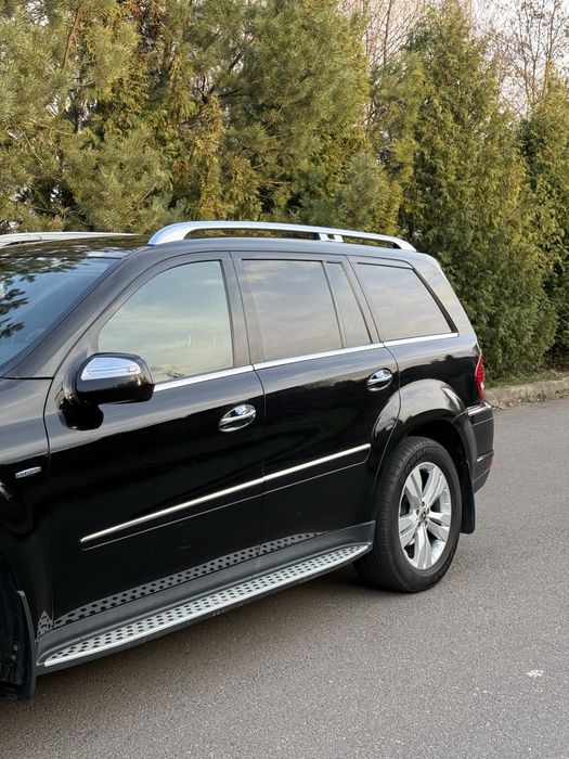 Mercedes-Benz GL 350 Bluteck rest