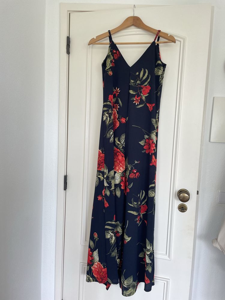 Vestidos/ macacões de festa