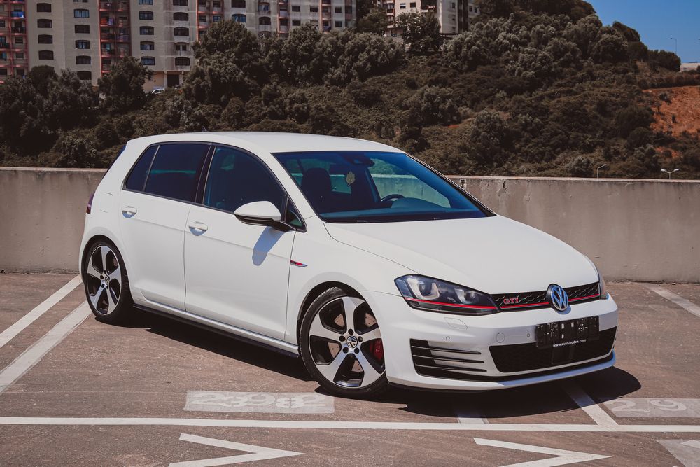 VW GOLF GTI PERFORMANCE  DSG