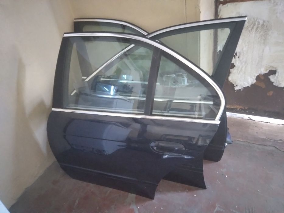 Двери автомобильные