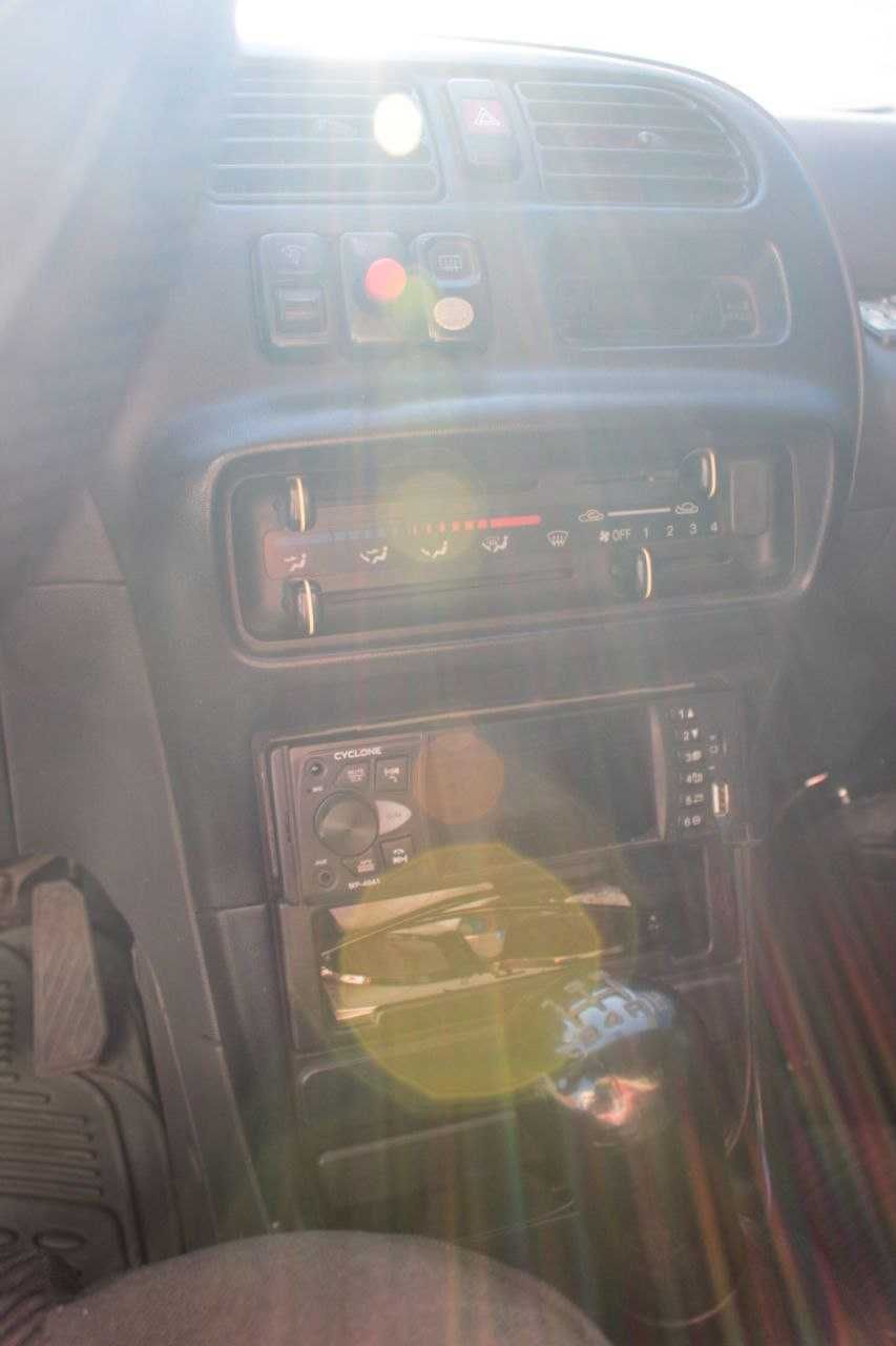 Мазда 323 f Mazda 323 BA f 1/3 газ бензин