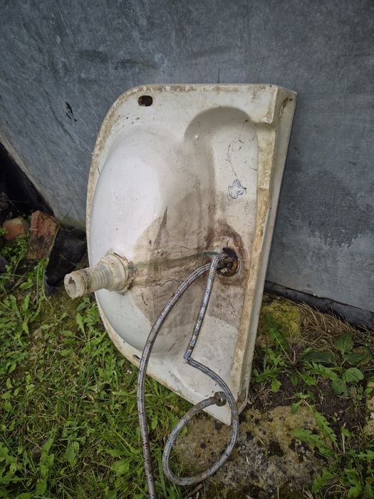 Умивальники старі 2 шт