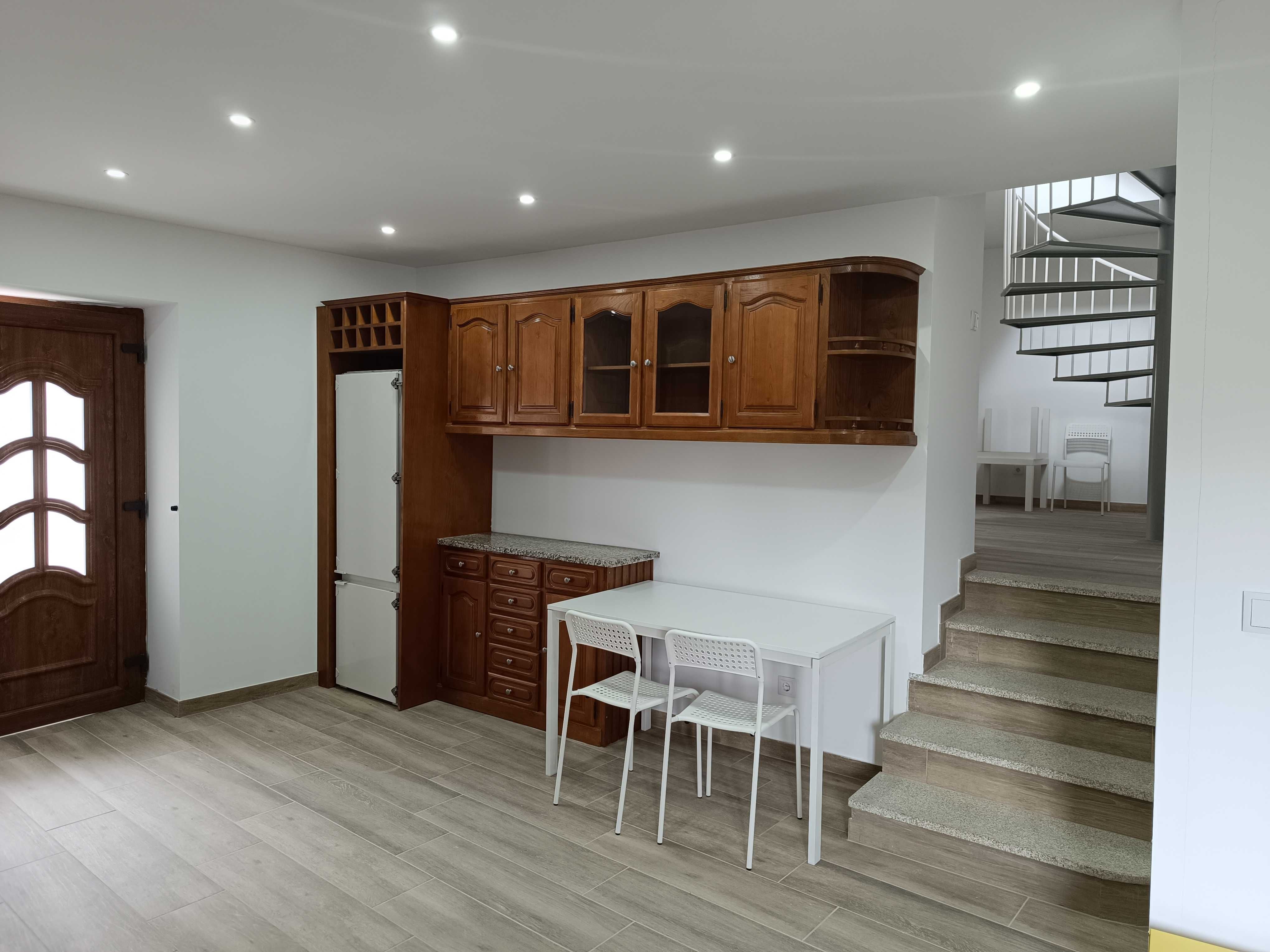 Quarto individual estudante em casa nova