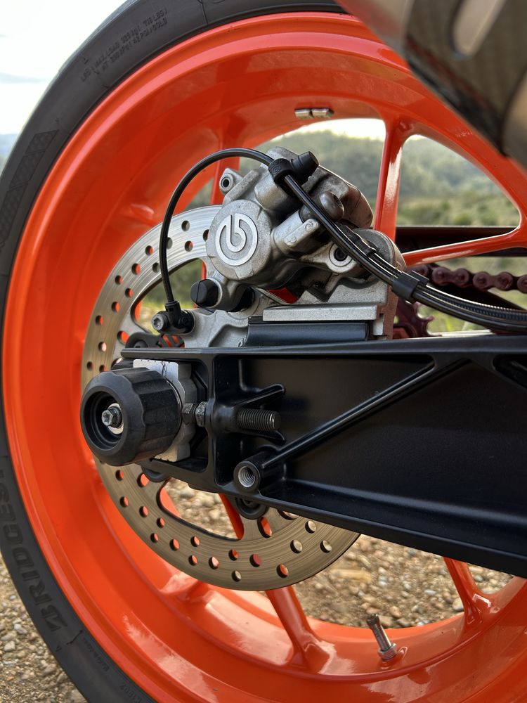 KTM Duke 690 R + muitos extras
