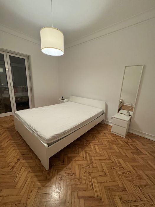 Cama + estrado + colchão IKEA e protetor de colchão